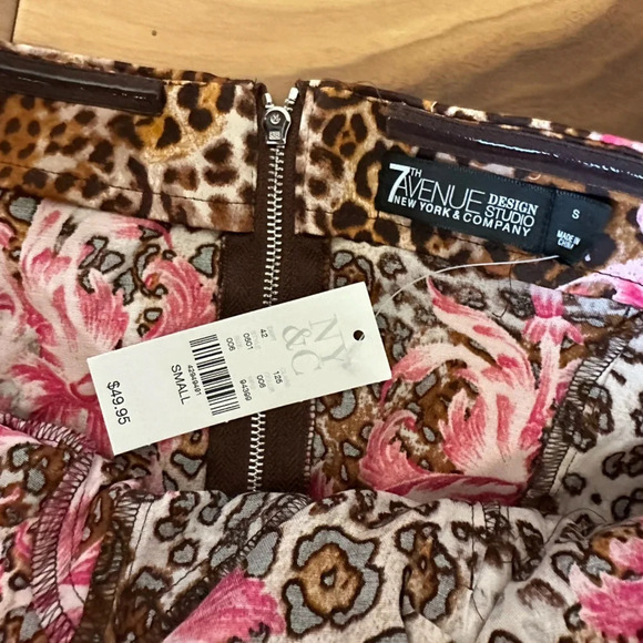 New York & Company Pink Floral Leopard Print Zip-Up Crop Top size Small - Picture 3 of 3